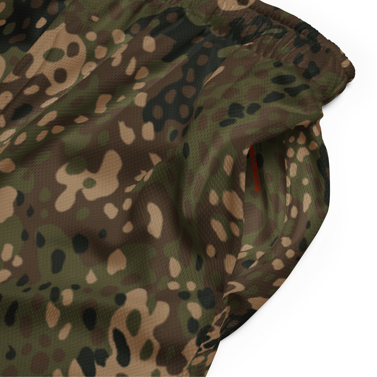 Close-up of Field Green Erbsenmuster mesh fabric and side pocket