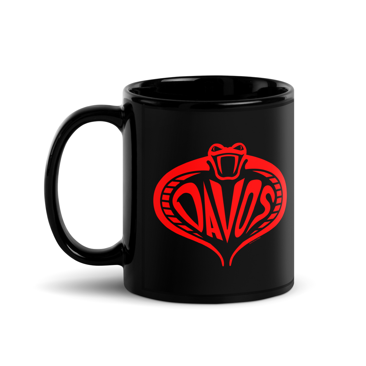 Black mug with red 'Davos' logo on a white background