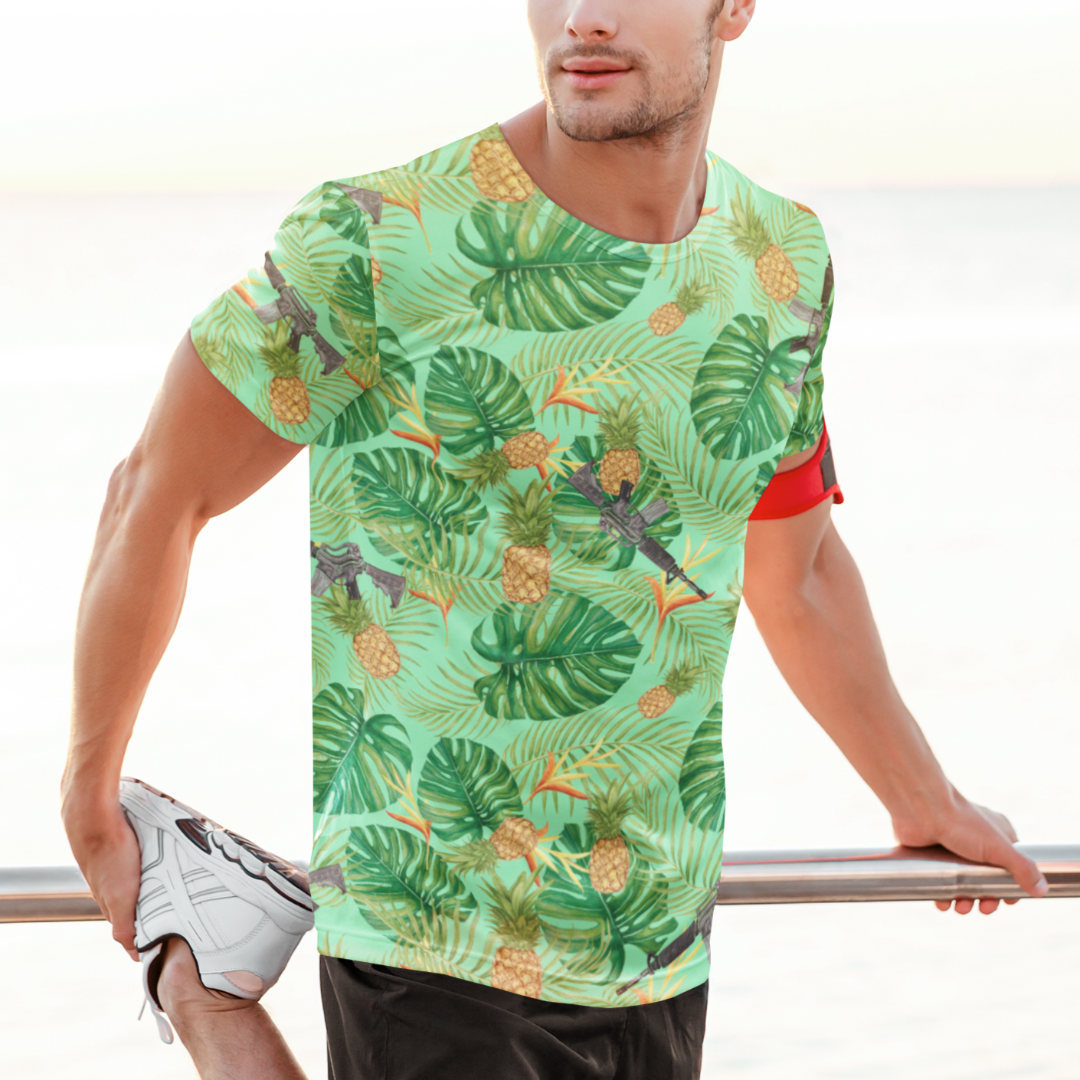 Pineapples and Carbines Hawaiian Print Men&#39;s Graphic T-shirt