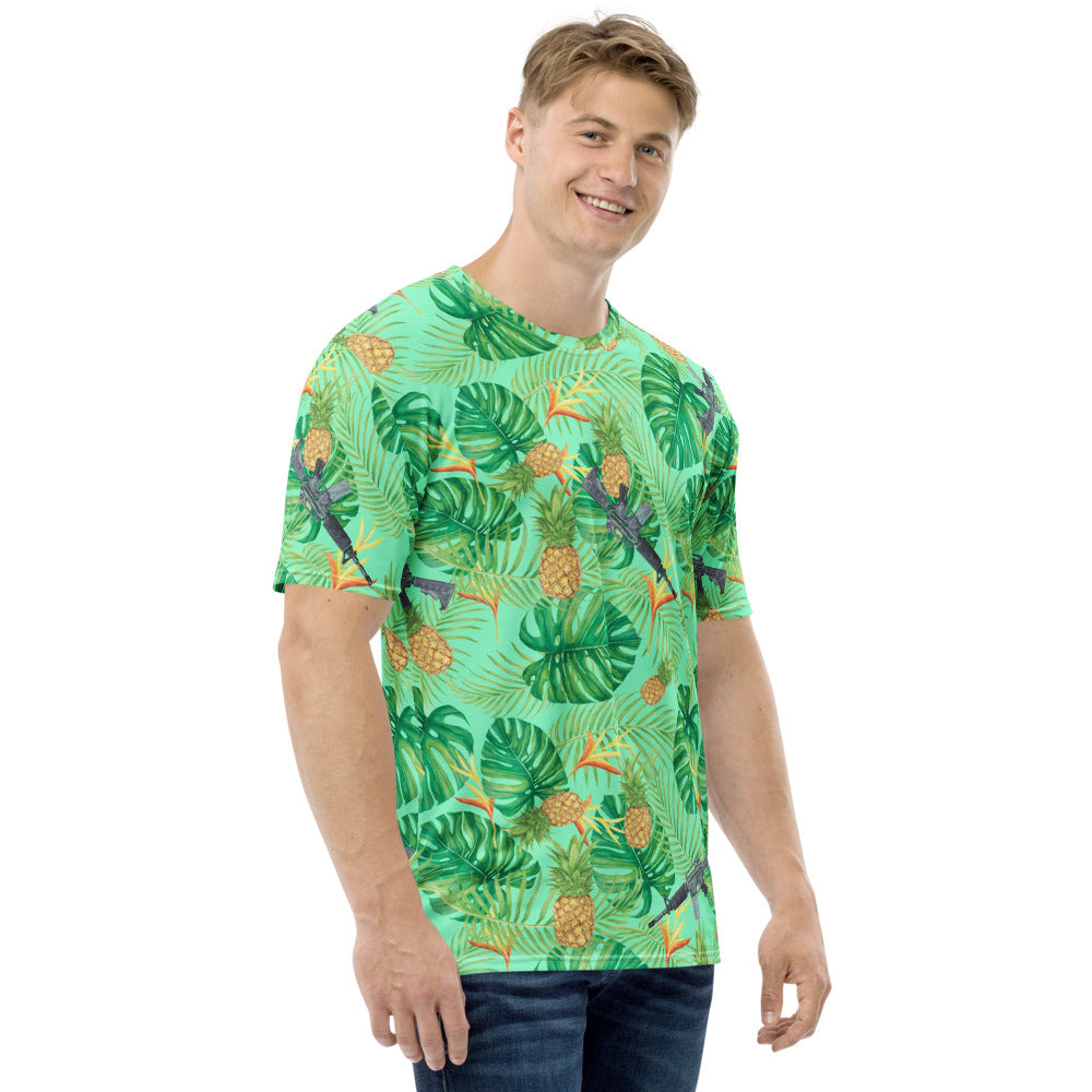 Pineapples and Carbines Hawaiian Print Men's Graphic T-shirt