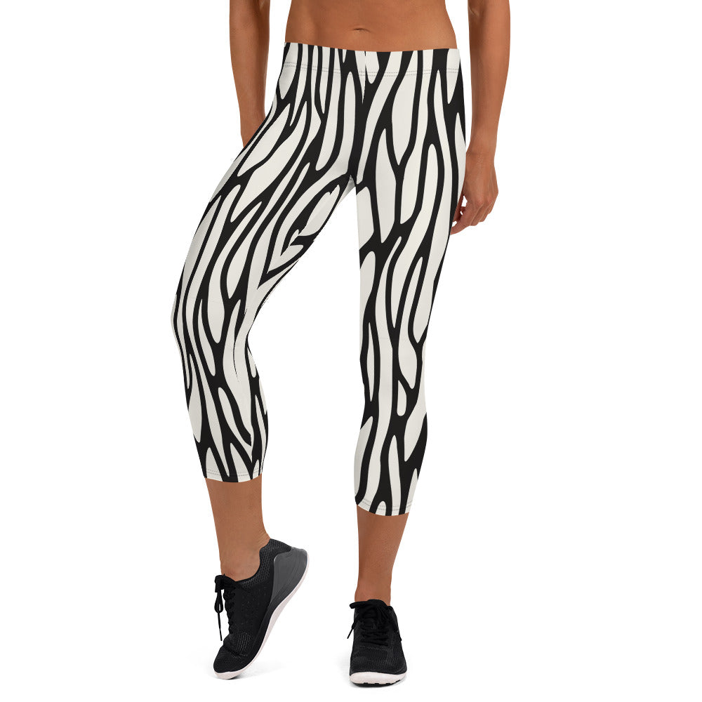 Mernbrook Cream and Black Capri Leggings