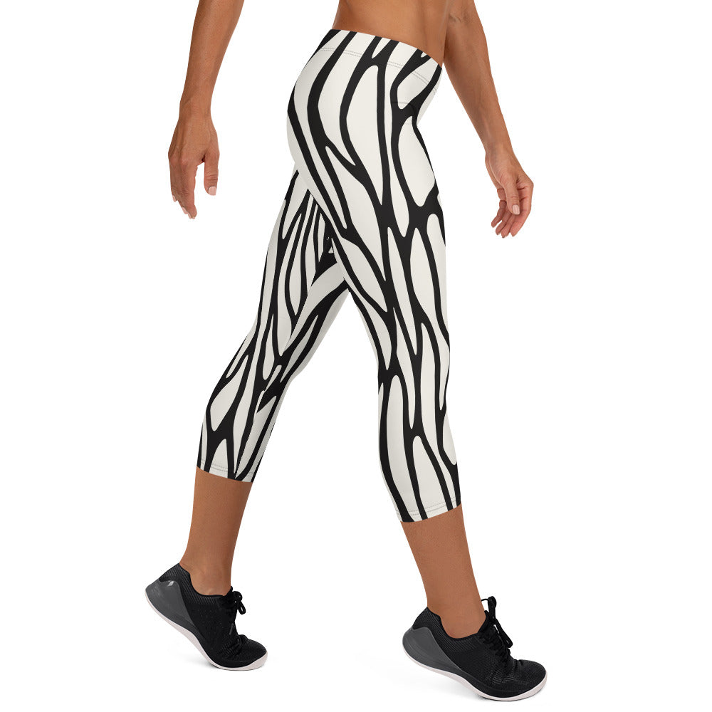 Mernbrook Cream and Black Capri Leggings
