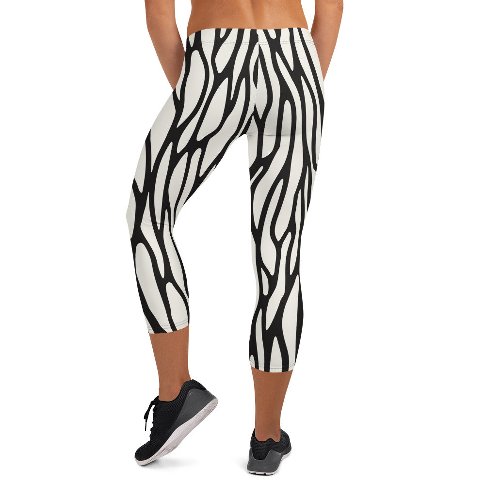 Mernbrook Cream and Black Capri Leggings