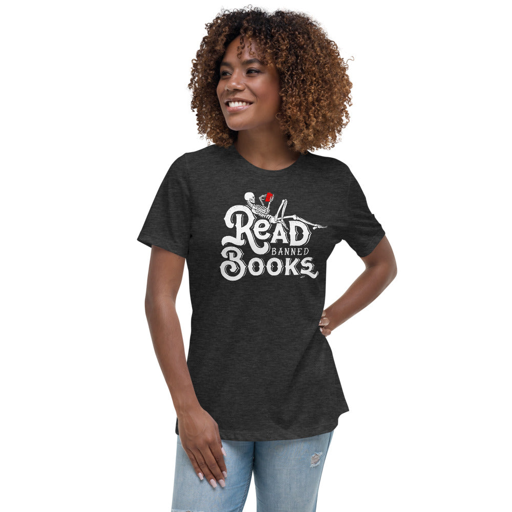 Read Banned Books Women&#39;s Relaxed T-Shirt