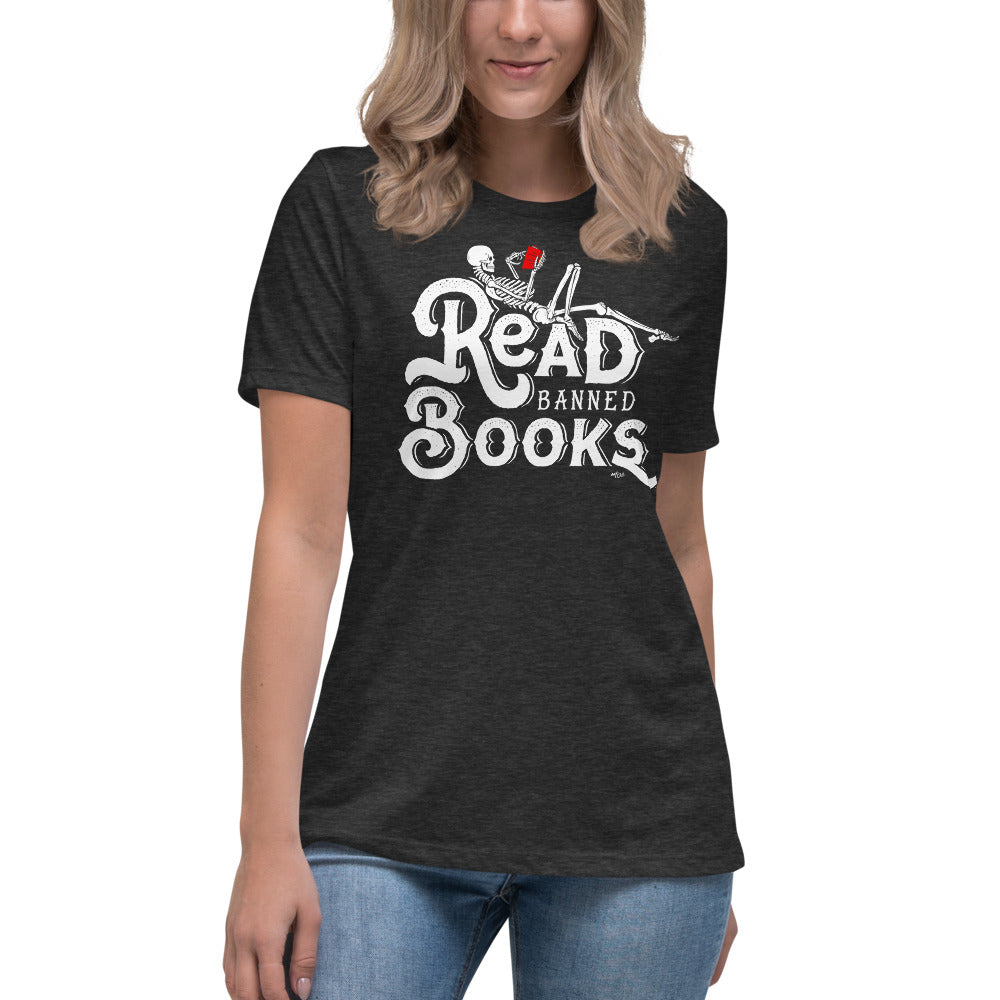 Read Banned Books Women&#39;s Relaxed T-Shirt